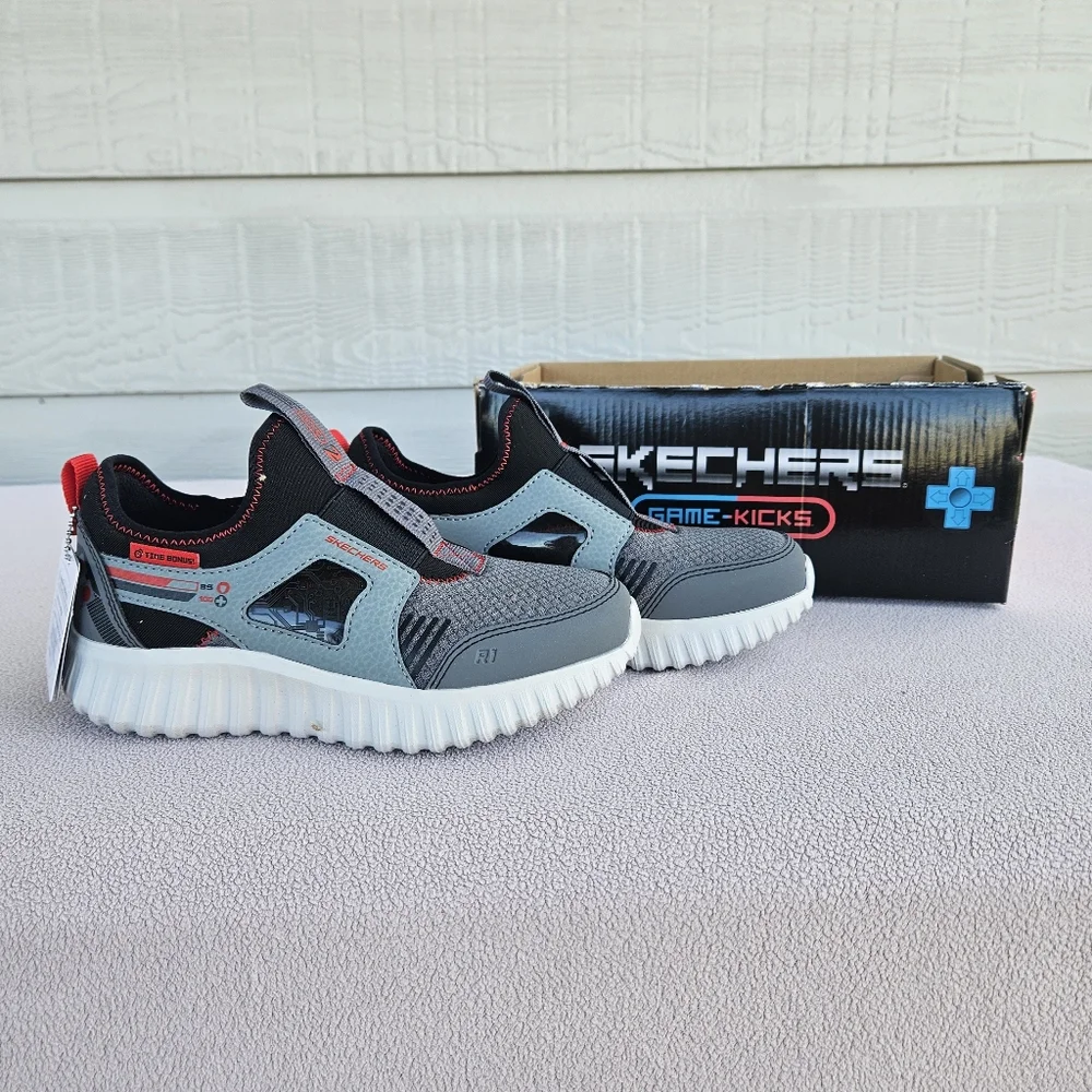 Skechers Depth Charge 2.0 Techno Pointz SZ 13 Kids Slip-On Sneaker Grey Black